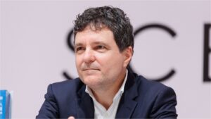 De ce avem nevoie de competență, nu de loialitate politică