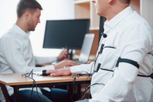 Diferența dintre un test poligraf și o anchetă clasică